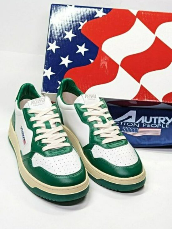 Autry Men\'s Medalist Low Top Sneakers White & Green Leather Size 44 (MSRP $240)